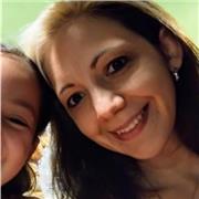 Profesora de Artes Visuales egresada de la Escuela Nacional de Bellas Artes Manuel Belgrano